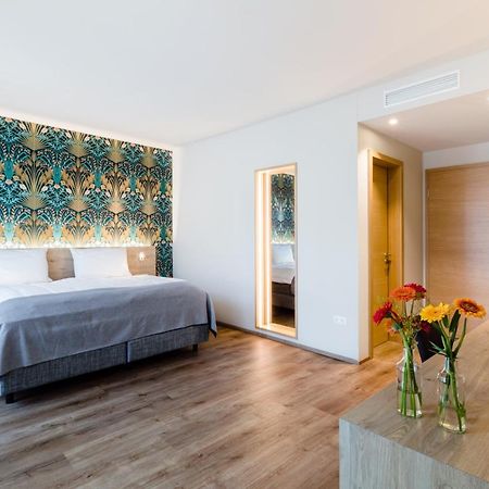 Hotel Martha Beringen Bagian luar foto