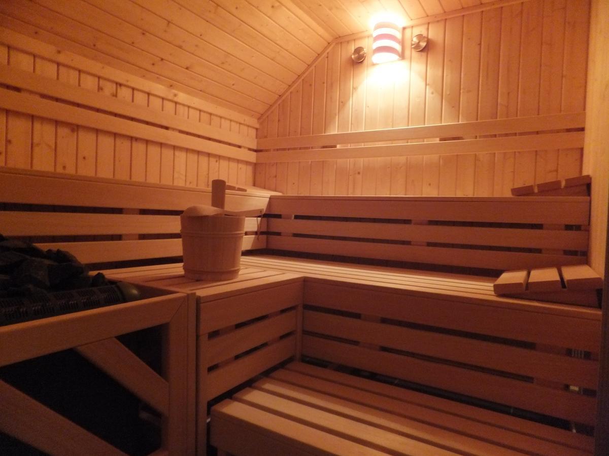 Hotel Martha Beringen Bagian luar foto